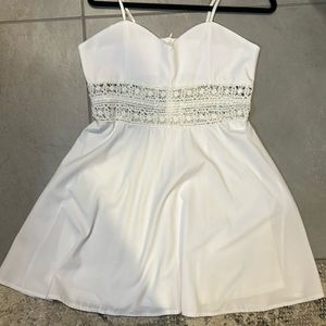 White spring dress 🤍
